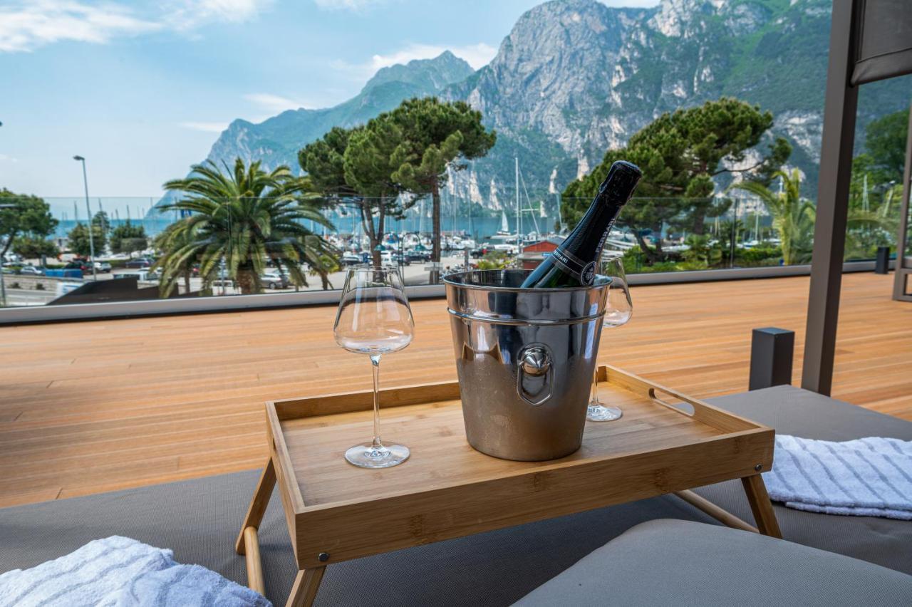 Lake Front Hotel Mirage Riva del Garda Exterior foto