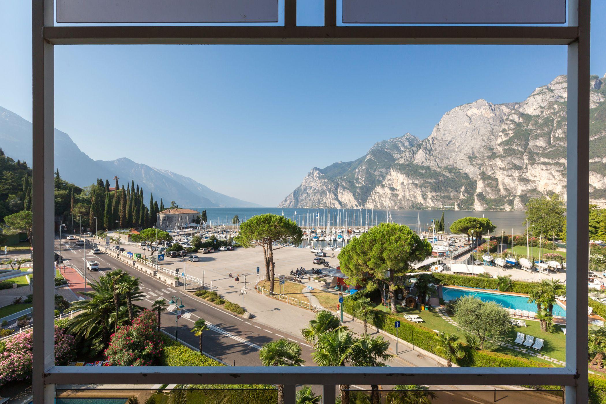 Lake Front Hotel Mirage Riva del Garda Exterior foto